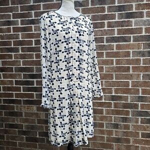 Chic Monochrome Long Sleeve Dress